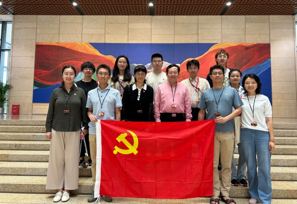20240910全体党员同志.jpg