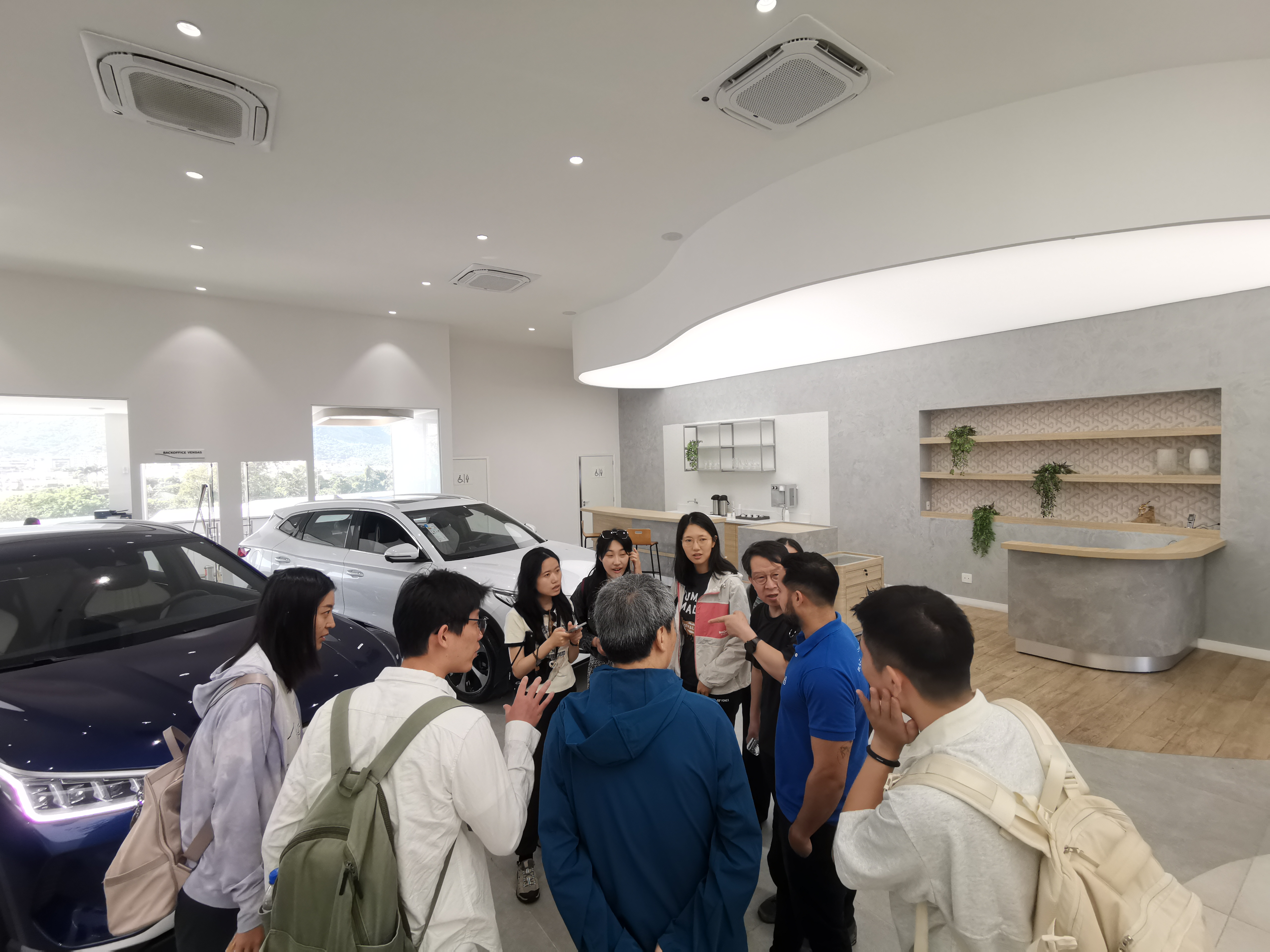 10.实地调研比亚迪汽车销售门店.jpg