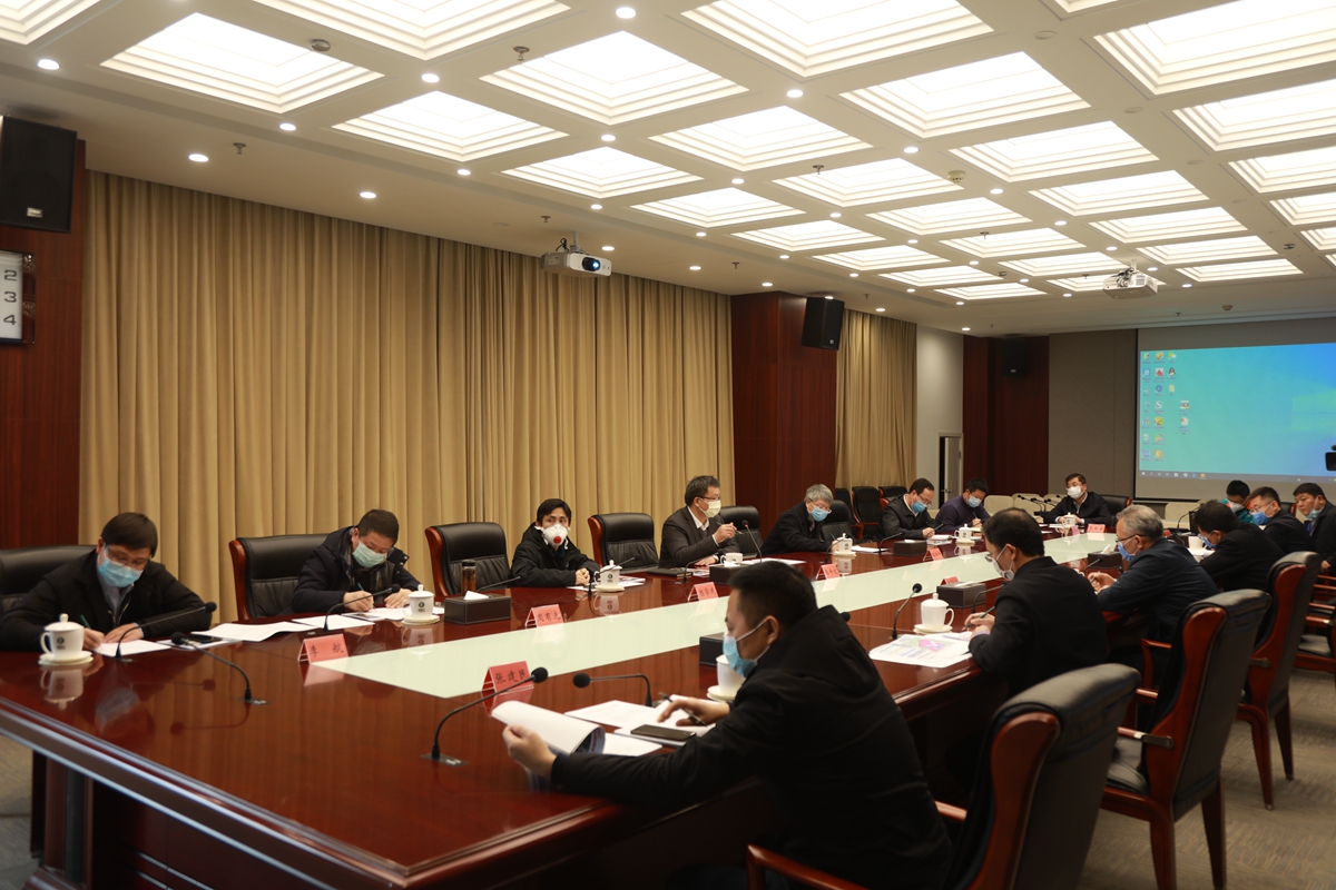 577b56df73bc4081acf5c8714f42e232.jpg 0301张平文校长视察-座谈会_副本.jpg