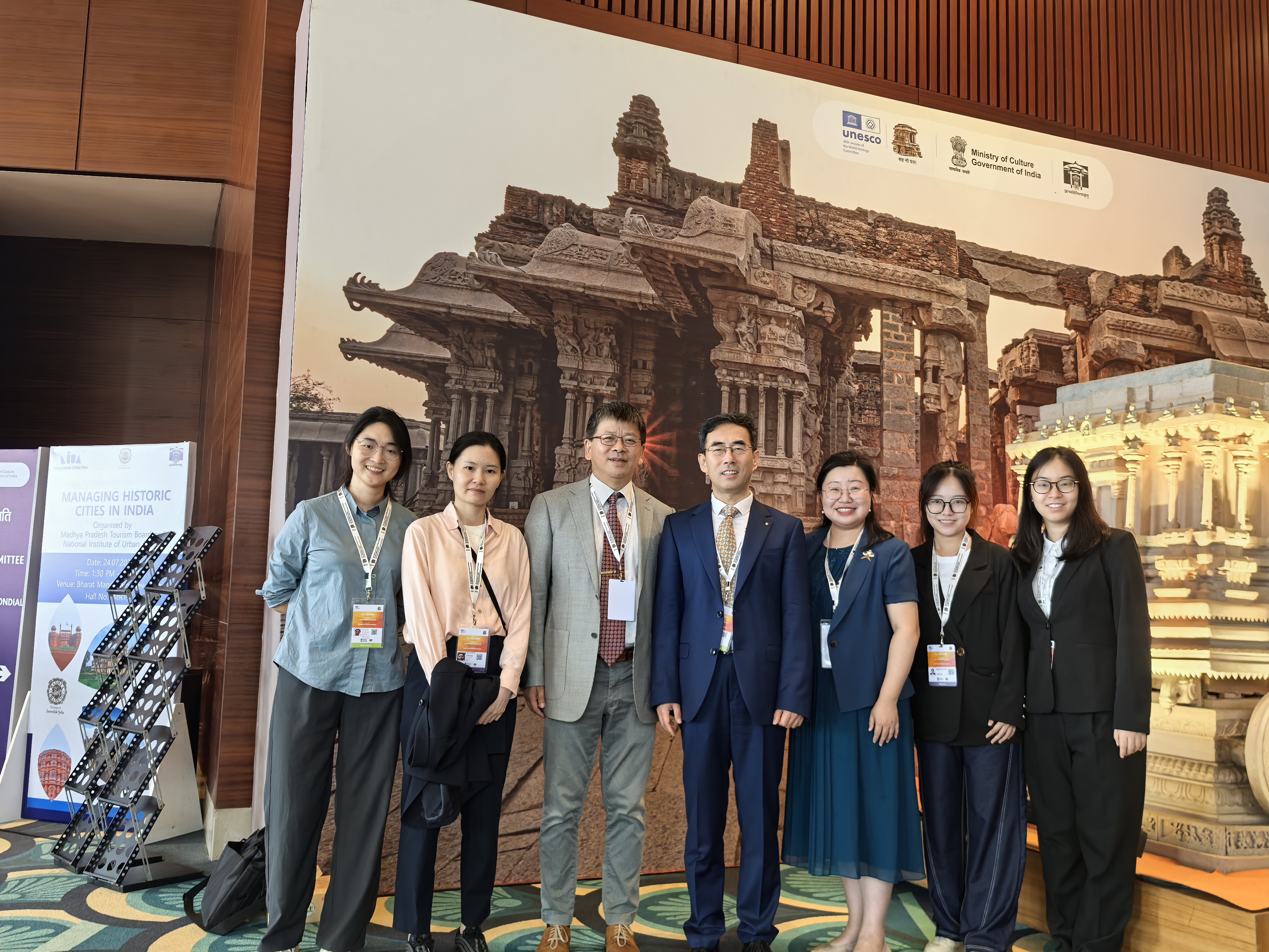 北京大学参会团队与中国联合国教科文组织全国委员会工作人员合照(自摄).jpg
