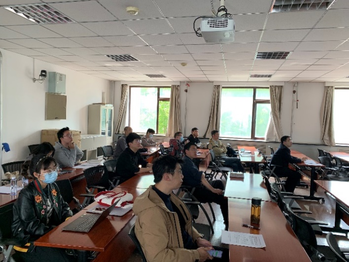 e77bb0cf91134e3496ac4f4cdbb46ba3.jpg 述职会现场.jpg