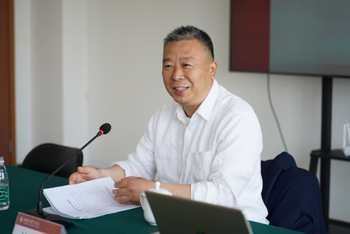 a55d2060d2cc4ed68a7ffef1106a1545.png 北京大学习近平新时代中国特色社会主义思想研究院副院长韩毓海.png