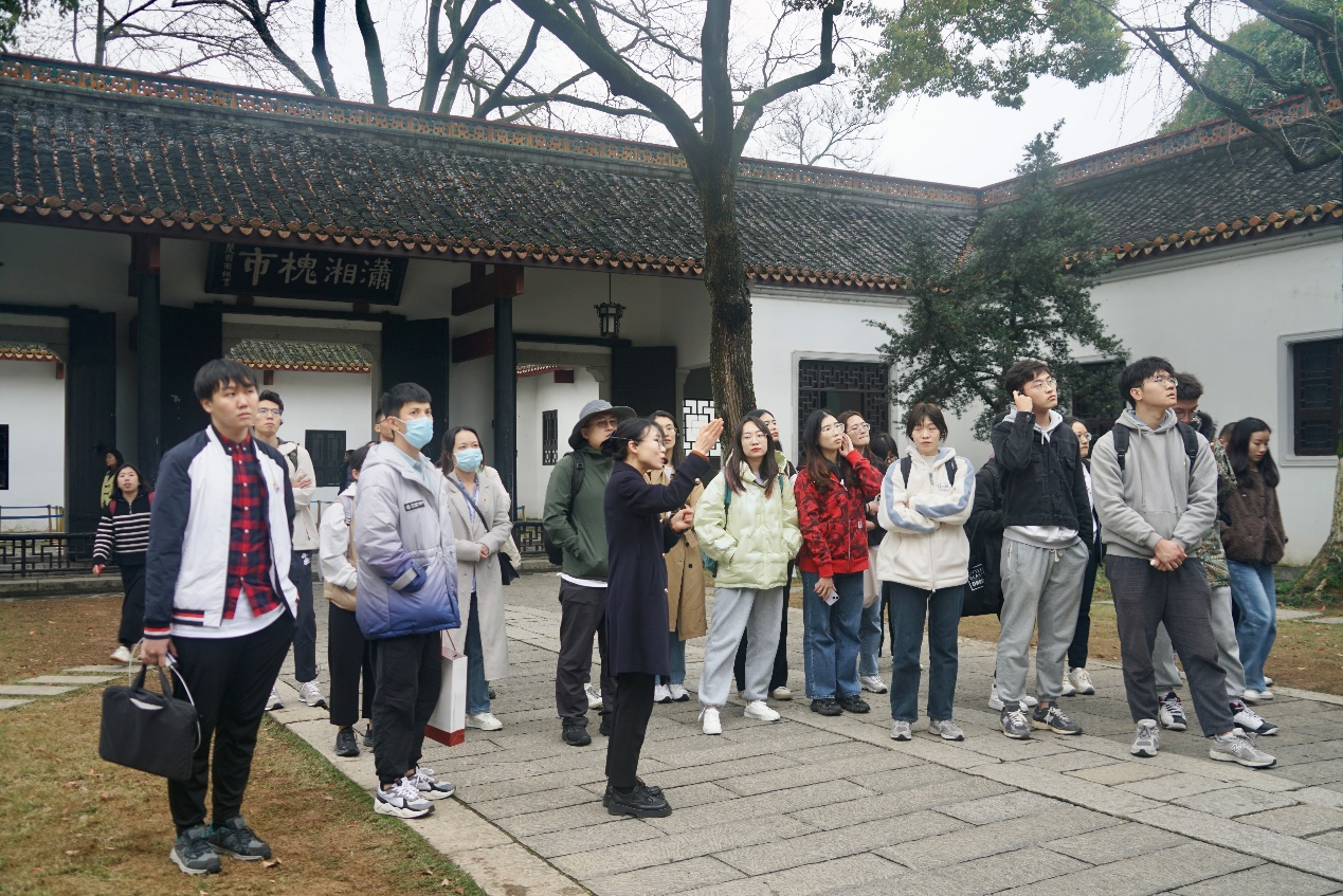 9de4dd86befb445989acc868a5a789c9.png 岳麓书院参观.png