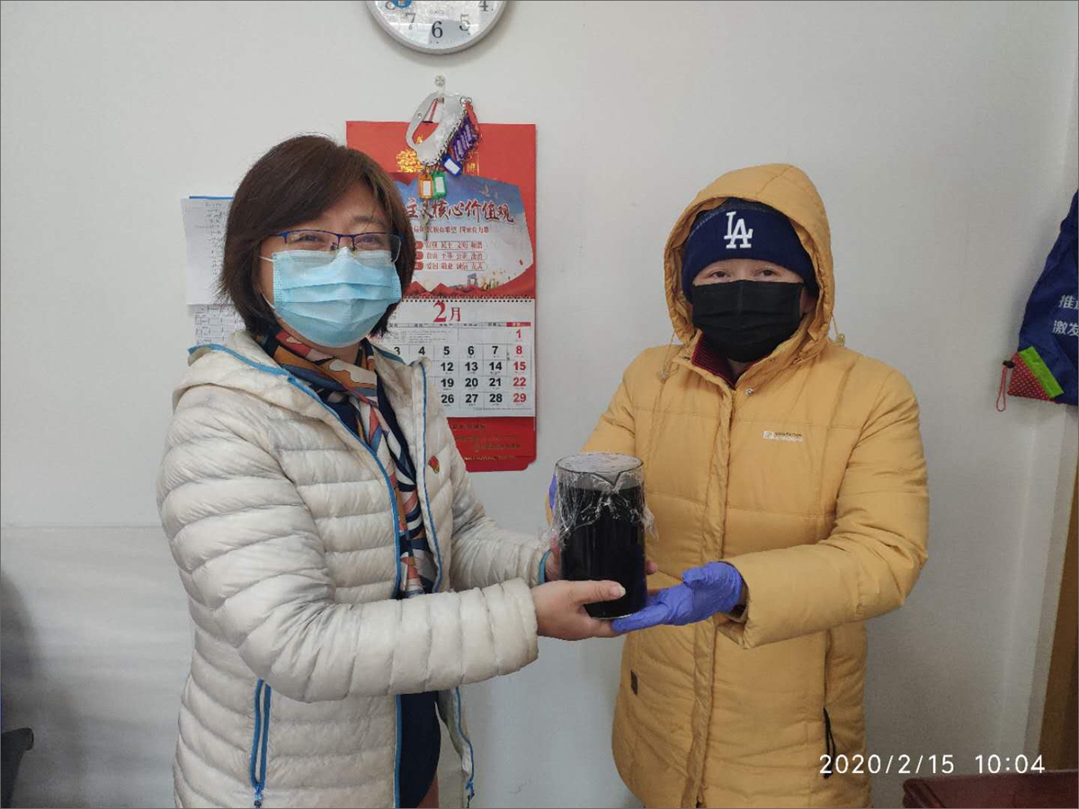3c75099d72db4106a11d12913ec3552e.jpg 畅春园居民路得送来预防感冒的药汤.jpg