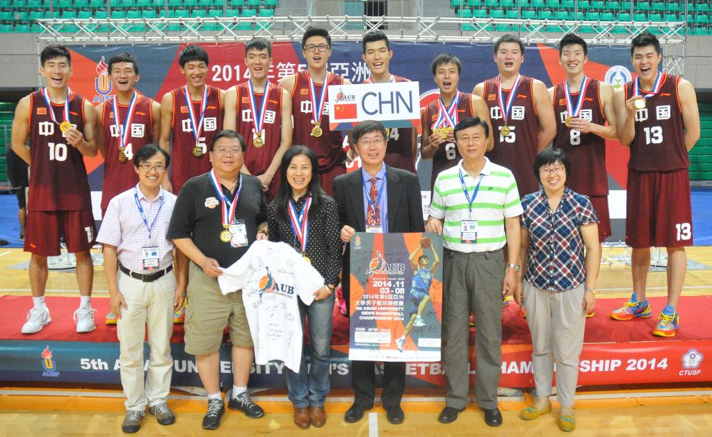 https://pe.pku.edu.cn/__local/E/7C/FC/BF341E93C99E79033BB0697AD1D_6D00B2D7_23006.jpg