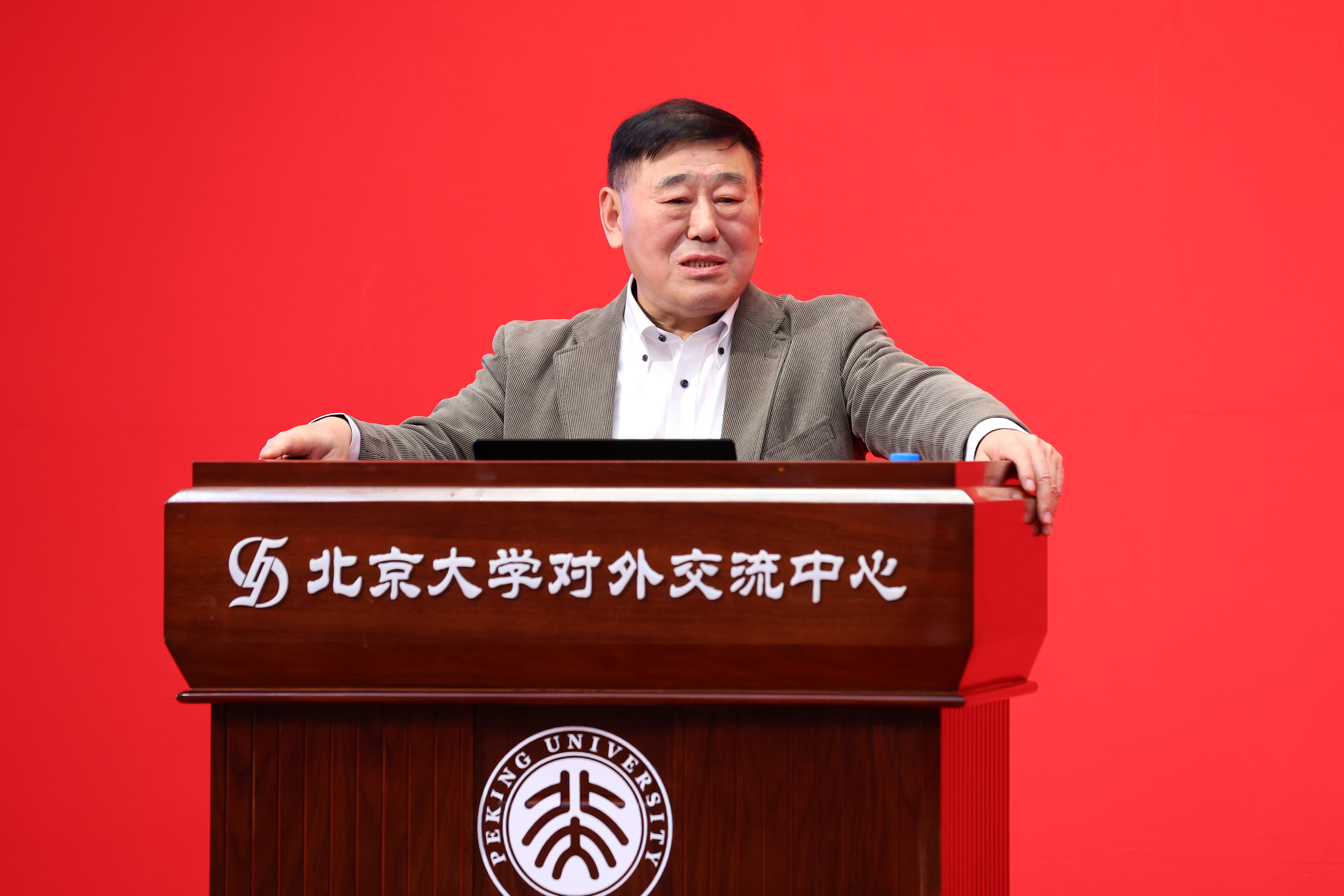 周院士单人照.JPG