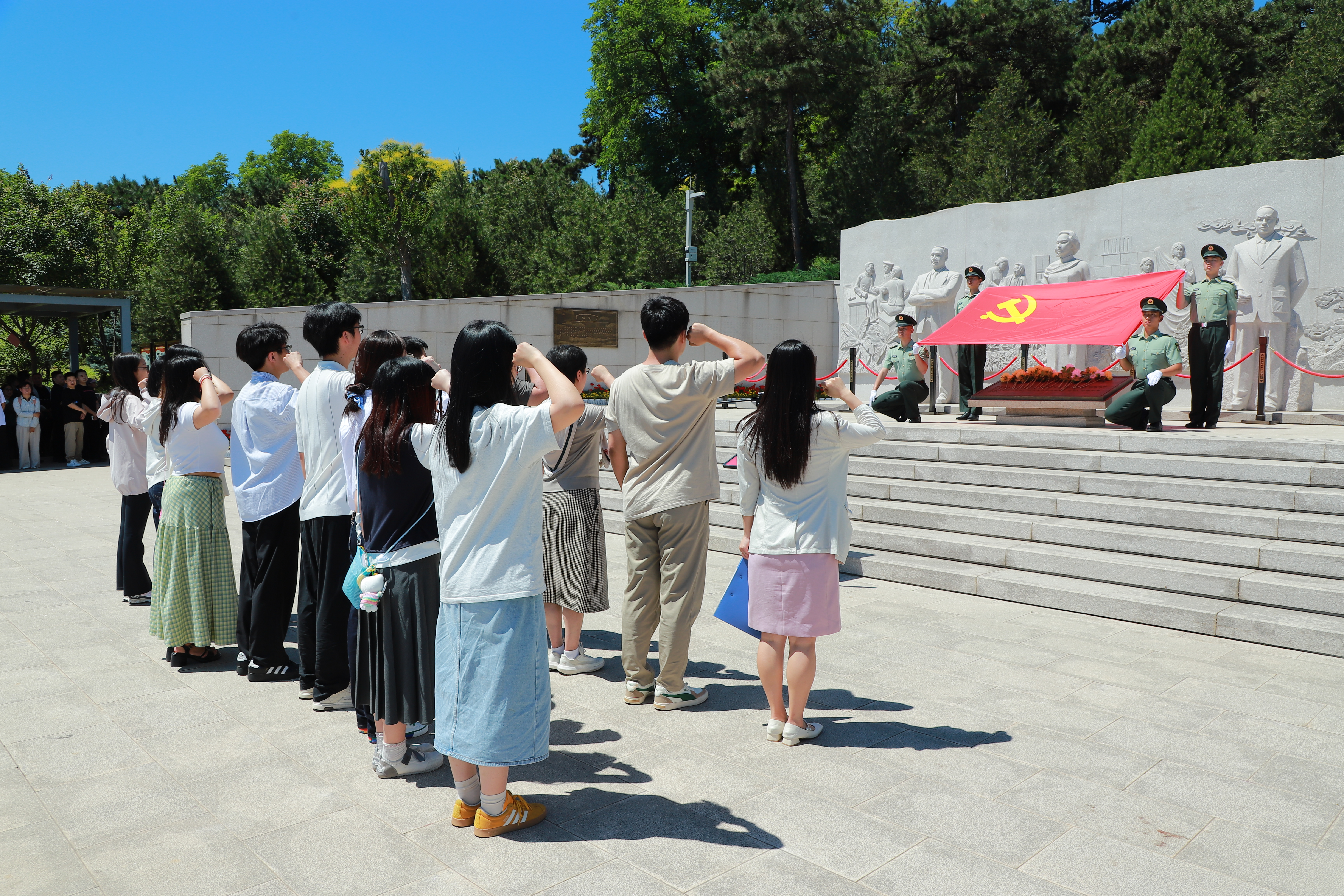 重温入党誓词.jpg