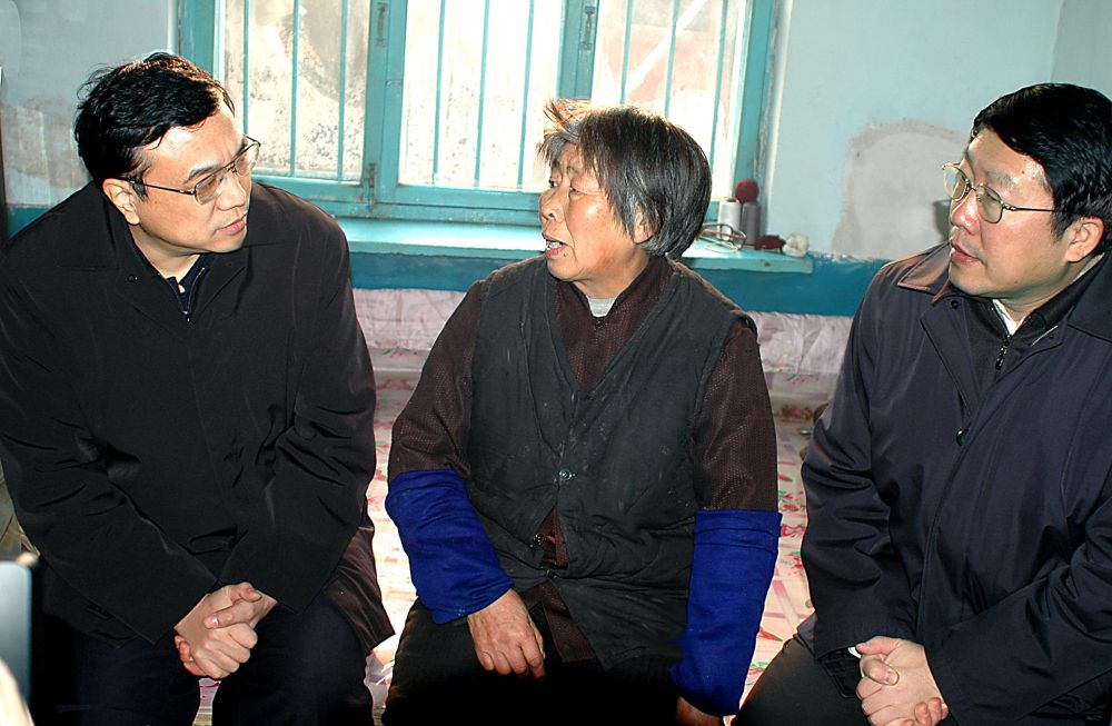 65d14454066745e8aedffbbc9e80c67c.jpg 生平照片5.jpg