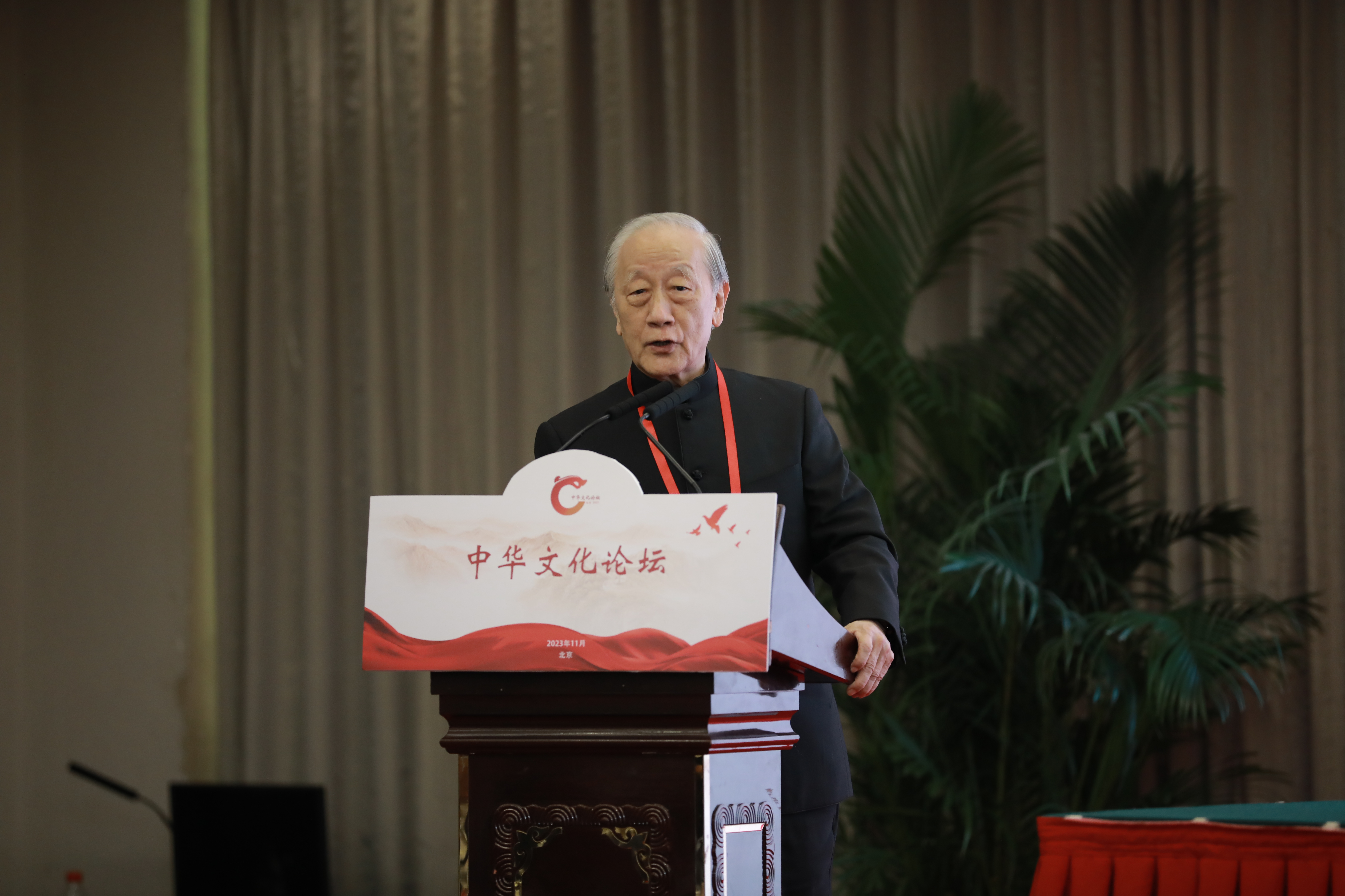 13cf1c89f4e6459cb64a76ef5dbb572b.jpg 台湾新党荣誉主席郁慕明致辞.JPG