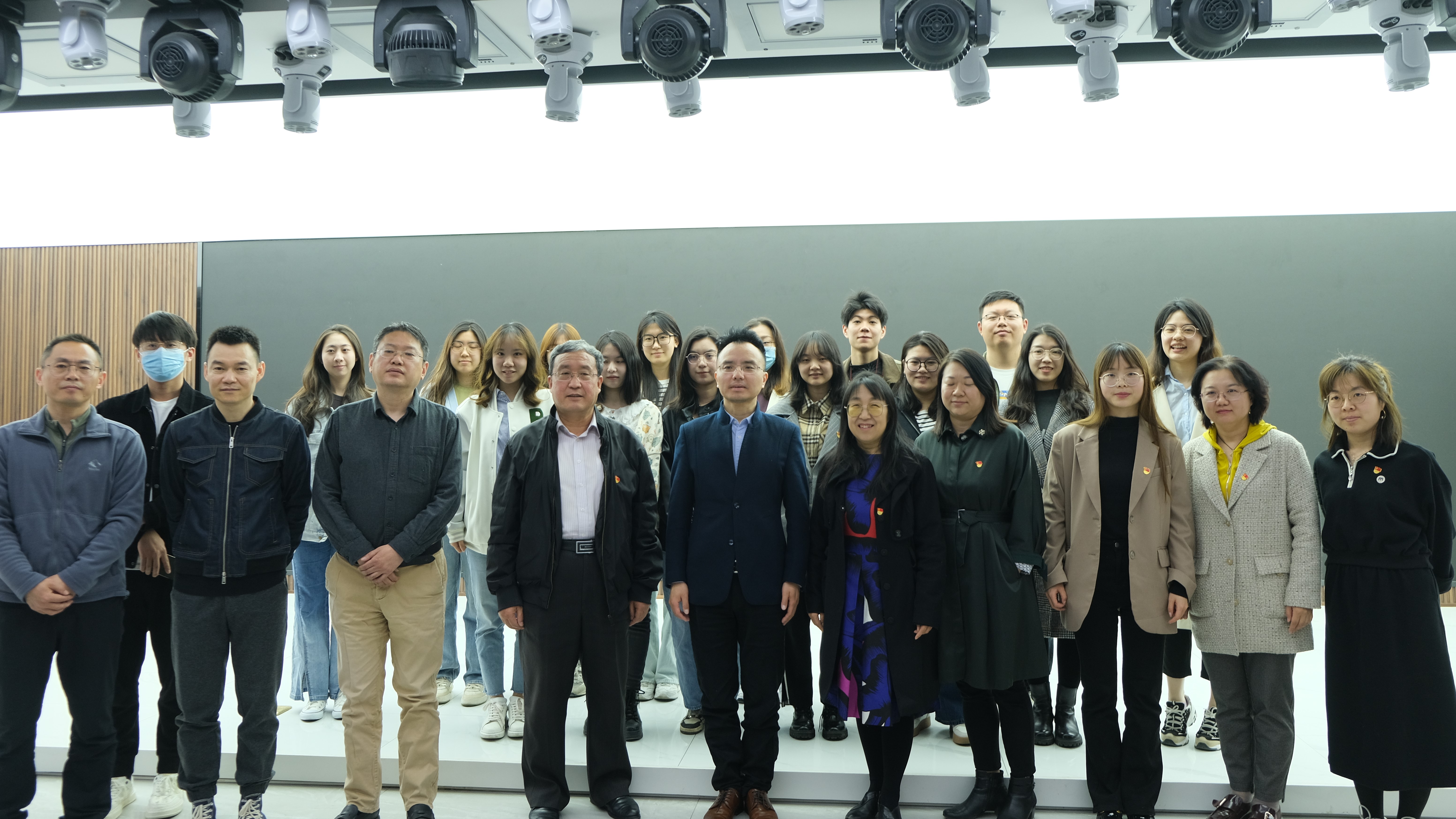 6e0ecb50c503493782a5609a6bd83098.jpg 9.与会人员合影.JPG