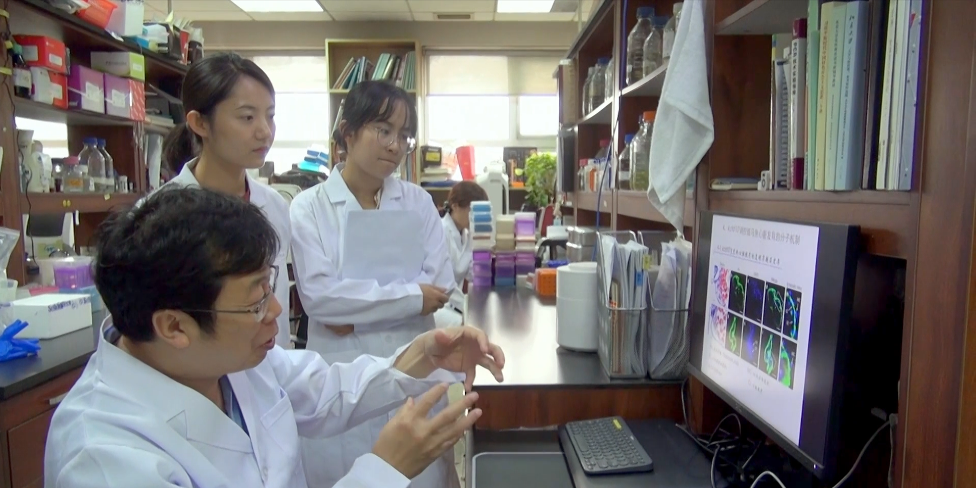 d346bfe095db4c5e9f9a48fe2d9aea9d.png 图2 导师指导研究生科研.png