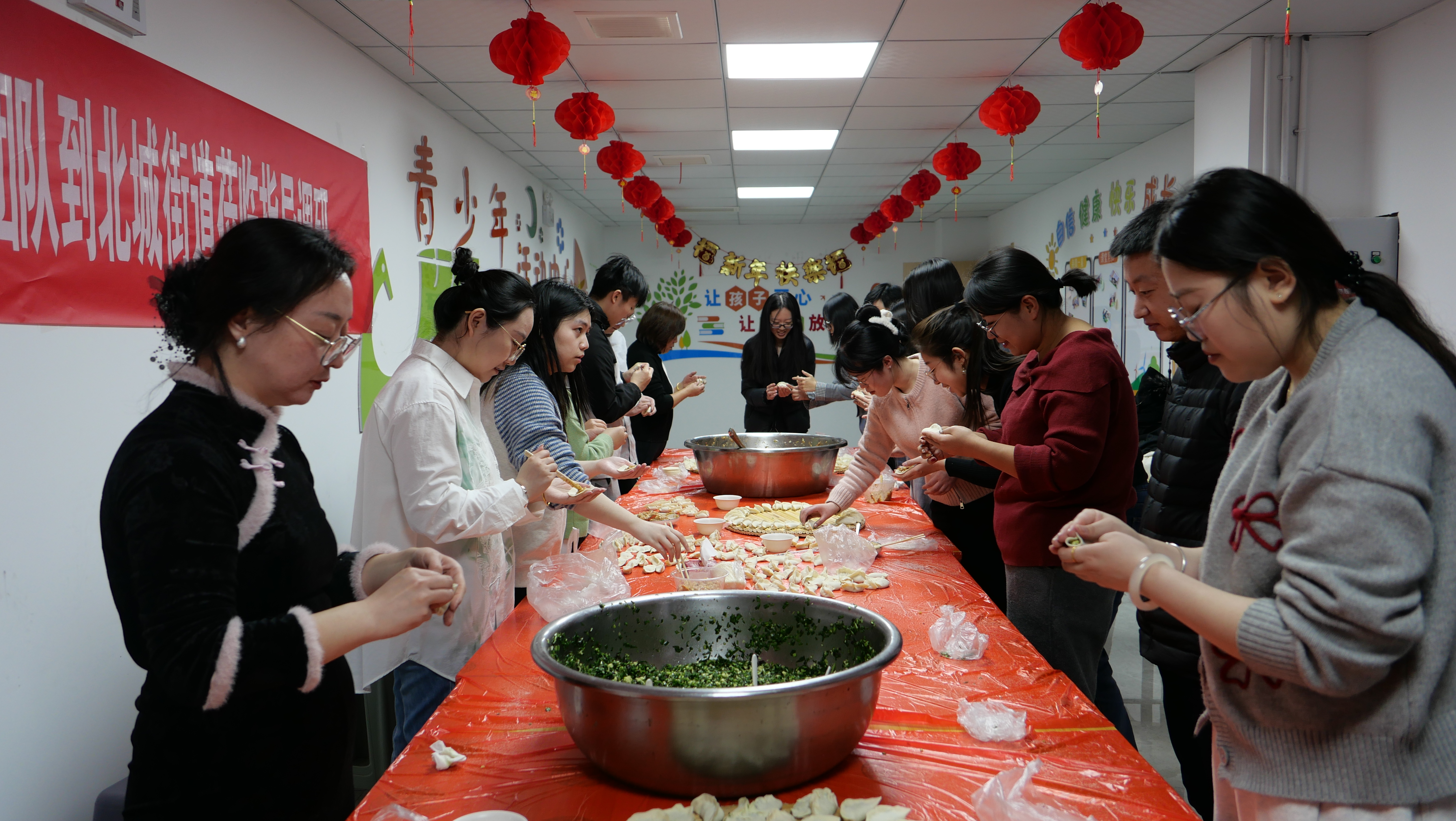 图8-山东德州夏津团进行“情系老人,饺子暖心”志愿服务.jpg