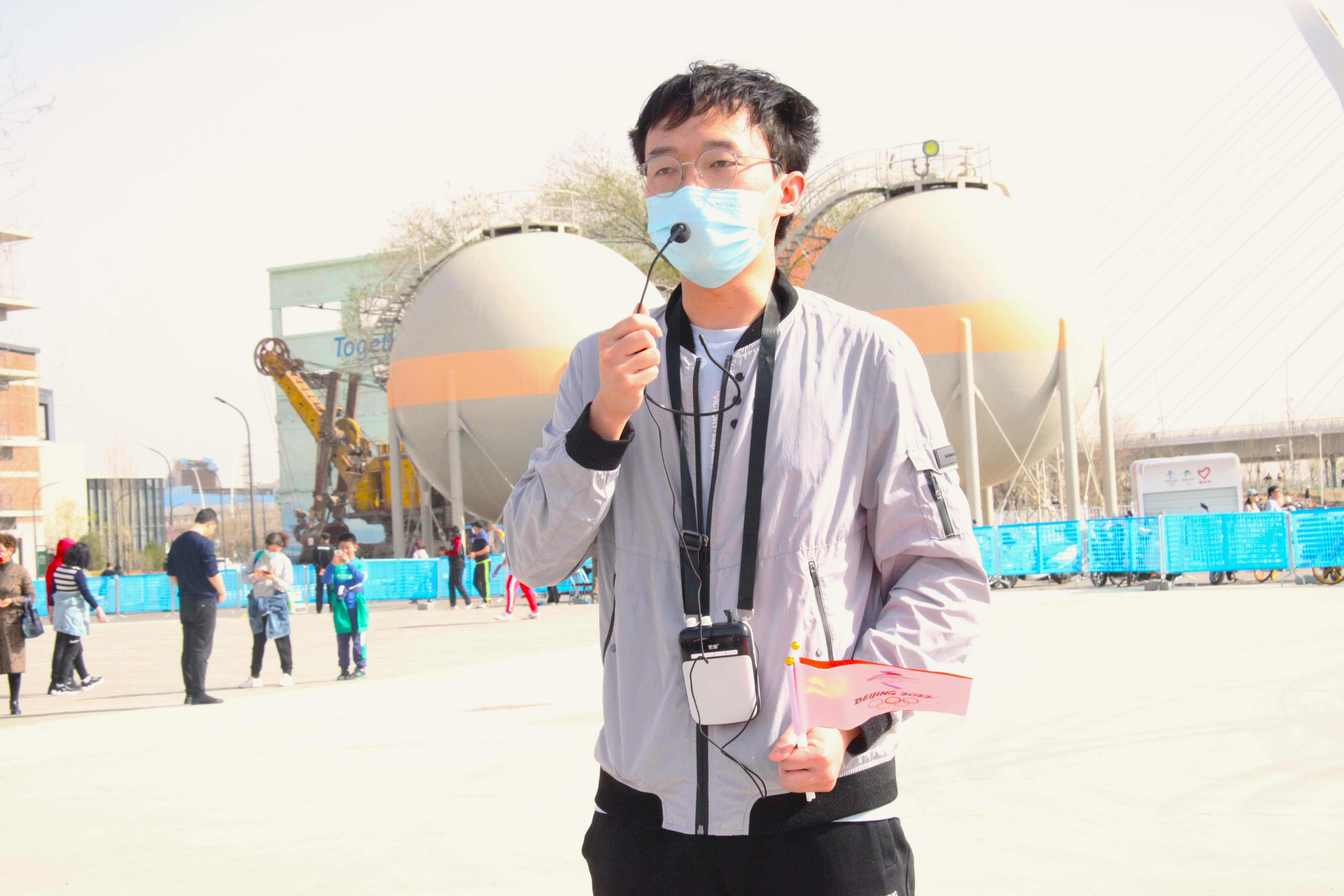 d52ffe49e87c42249a518471ba72877a.jpg 图3. 冬奥志愿者代表戴一双、学生党支部书记代表贾翔宇发言2.jpg