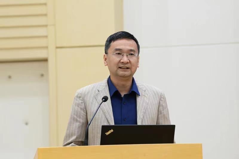 9417acd3e97346e6b465eddbb8fdec7c.jpg 图4 人口研究所所长陈功教授作主旨发言(摄影李映).jpg