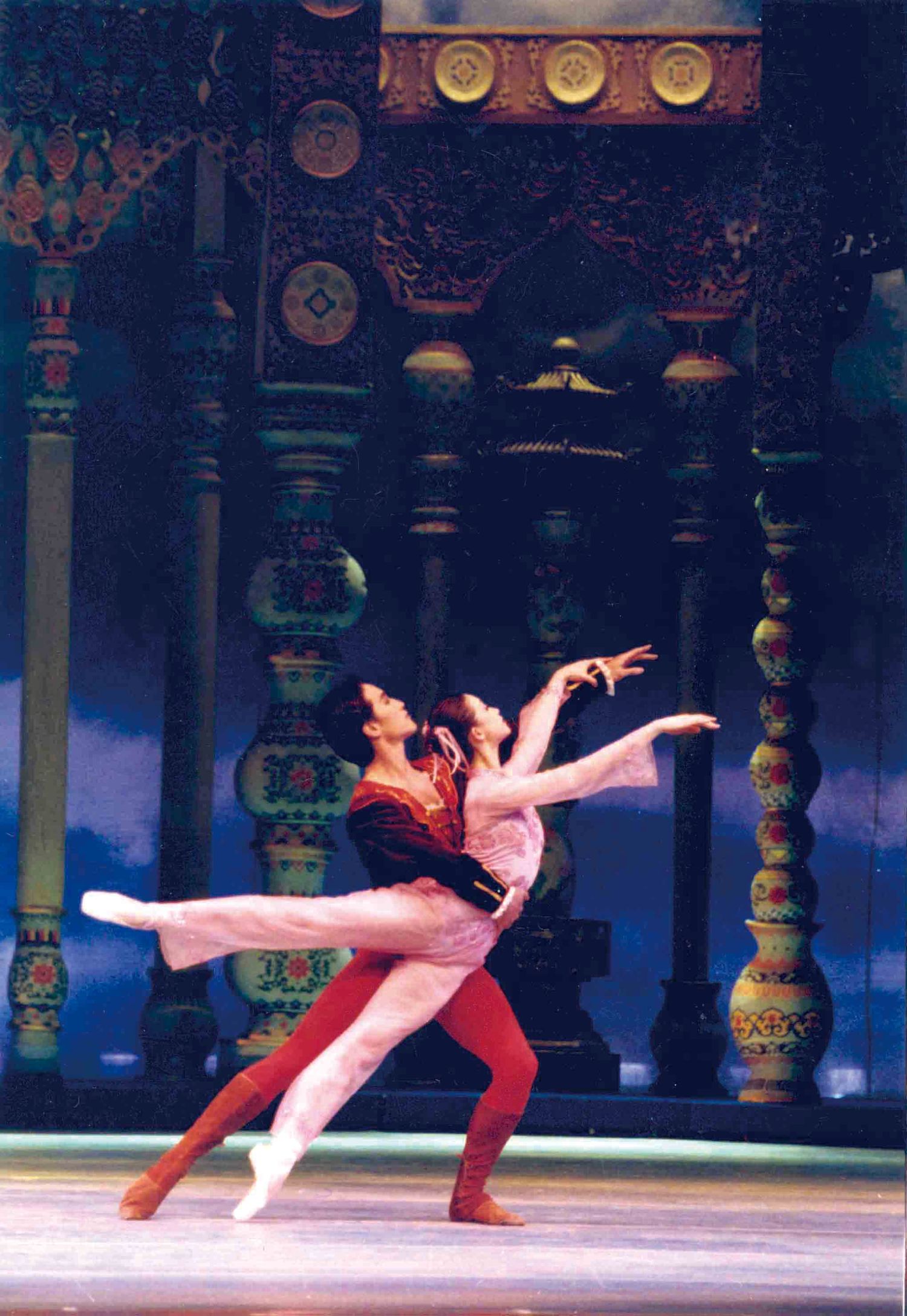 2000年讲堂运行首场演出(中央芭蕾舞团中国版《胡桃夹子》).jpg 2000年讲堂运行首场演出(中央芭蕾舞团中国版《胡桃夹子》).jpg