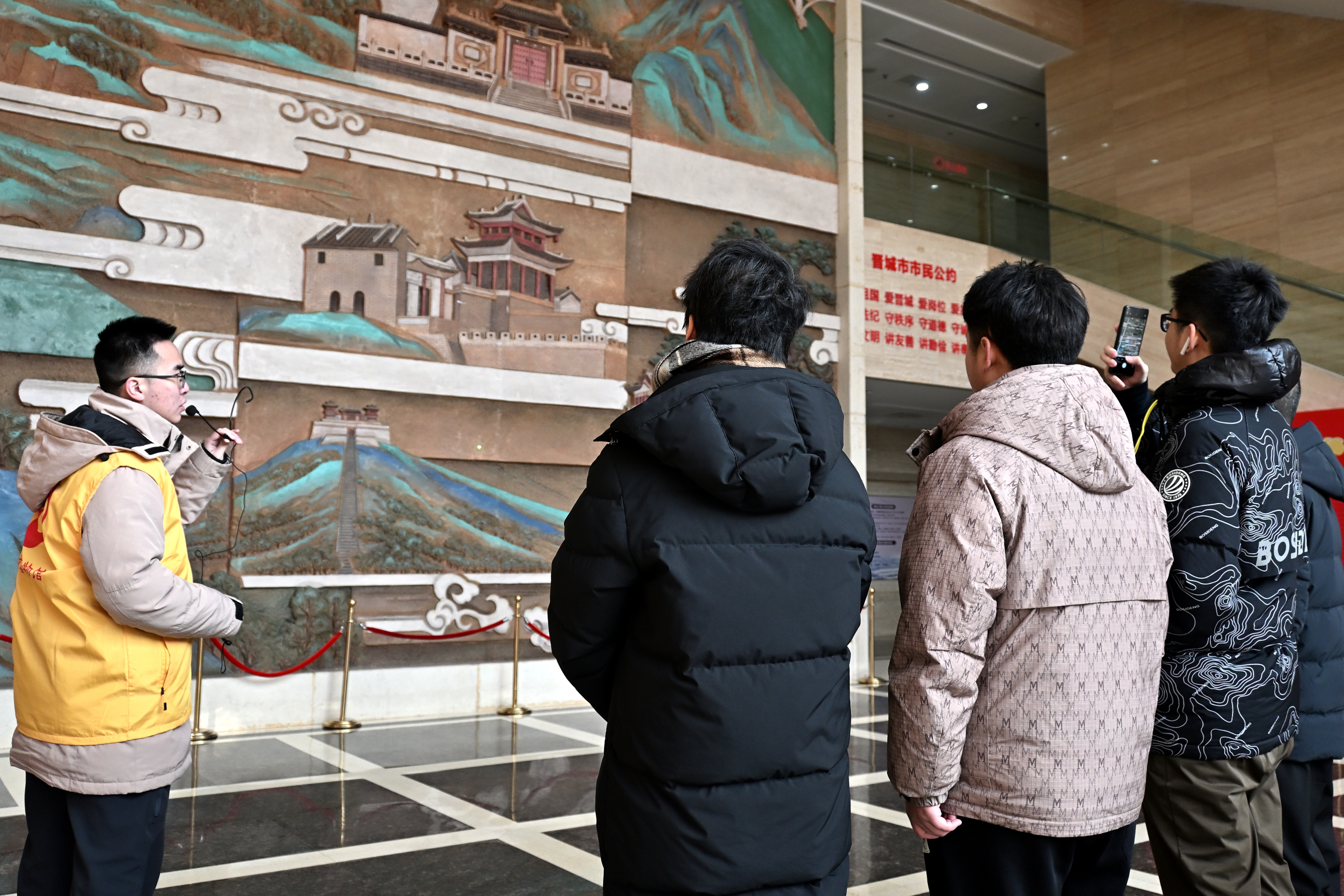 2+实践团在晋城博物馆参观学习.JPG