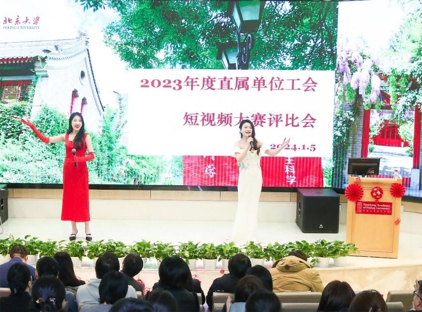 演出歌曲《万水千山总是情》.jpg
