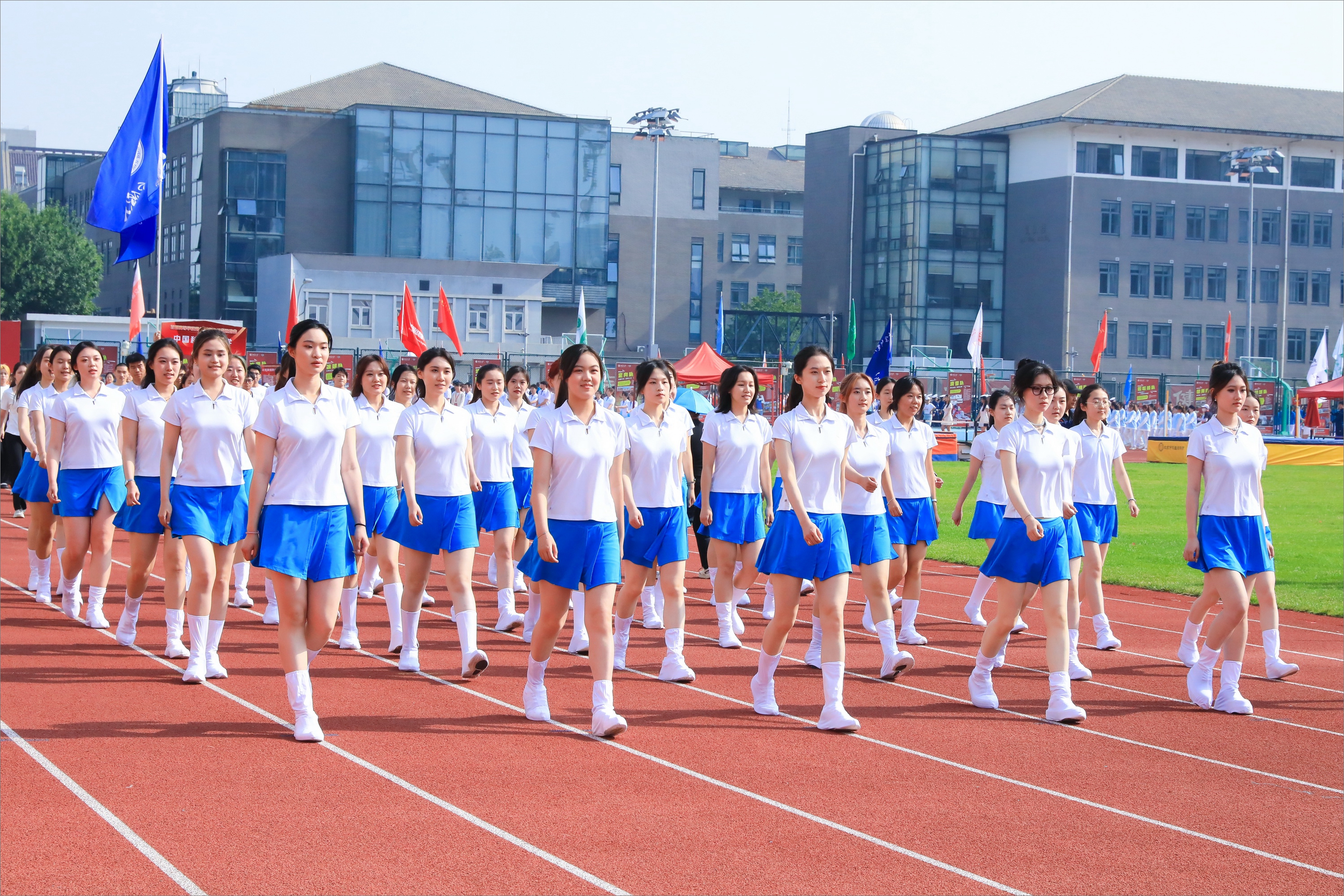 40cc2fbd02284799aa8bf58fb5a80312.jpg 1Z5A0360_调整大小.jpg