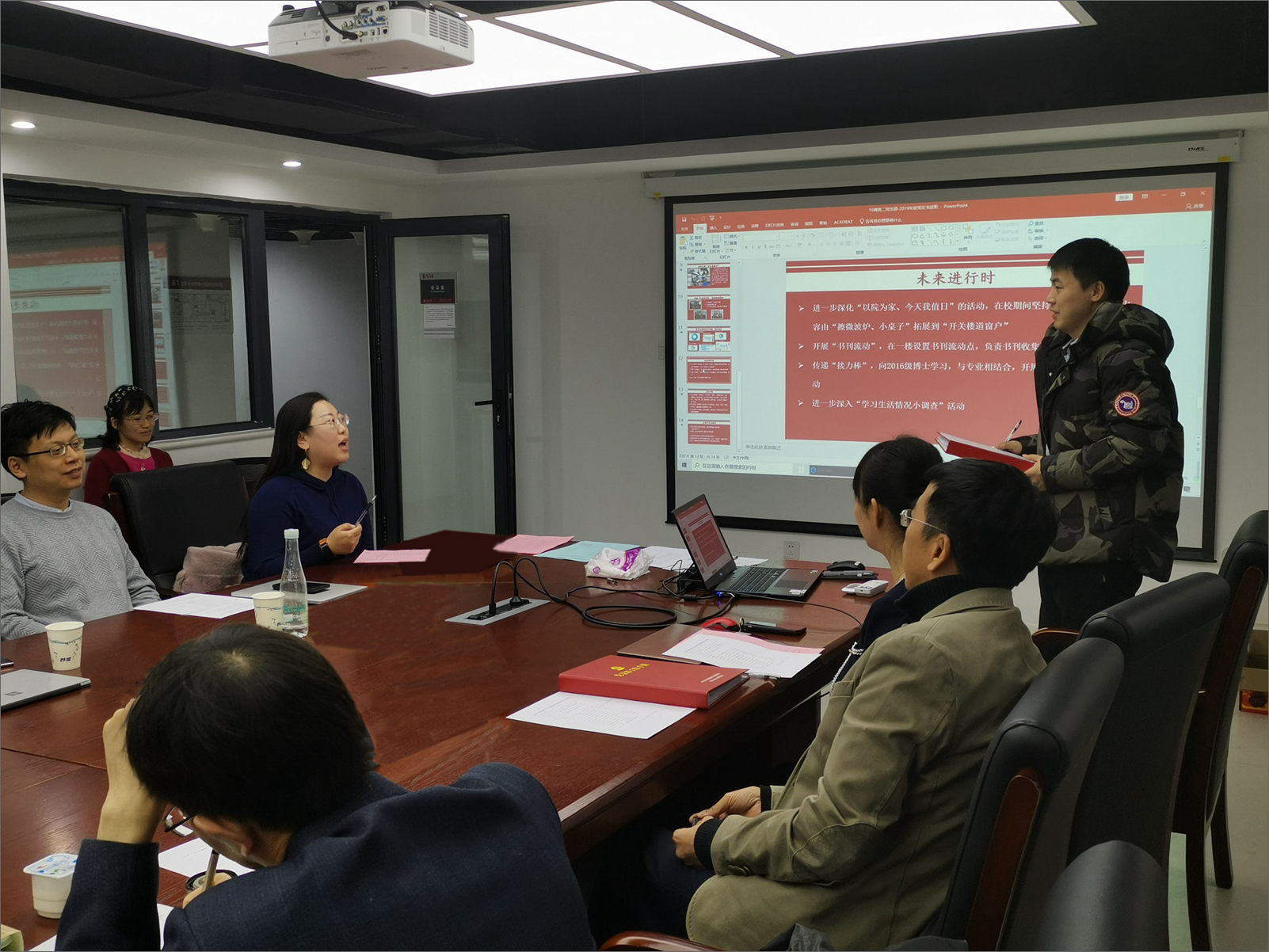 b853ed3ae48d4477bcc738e747cf72eb.jpg 现场点评_副本.jpg