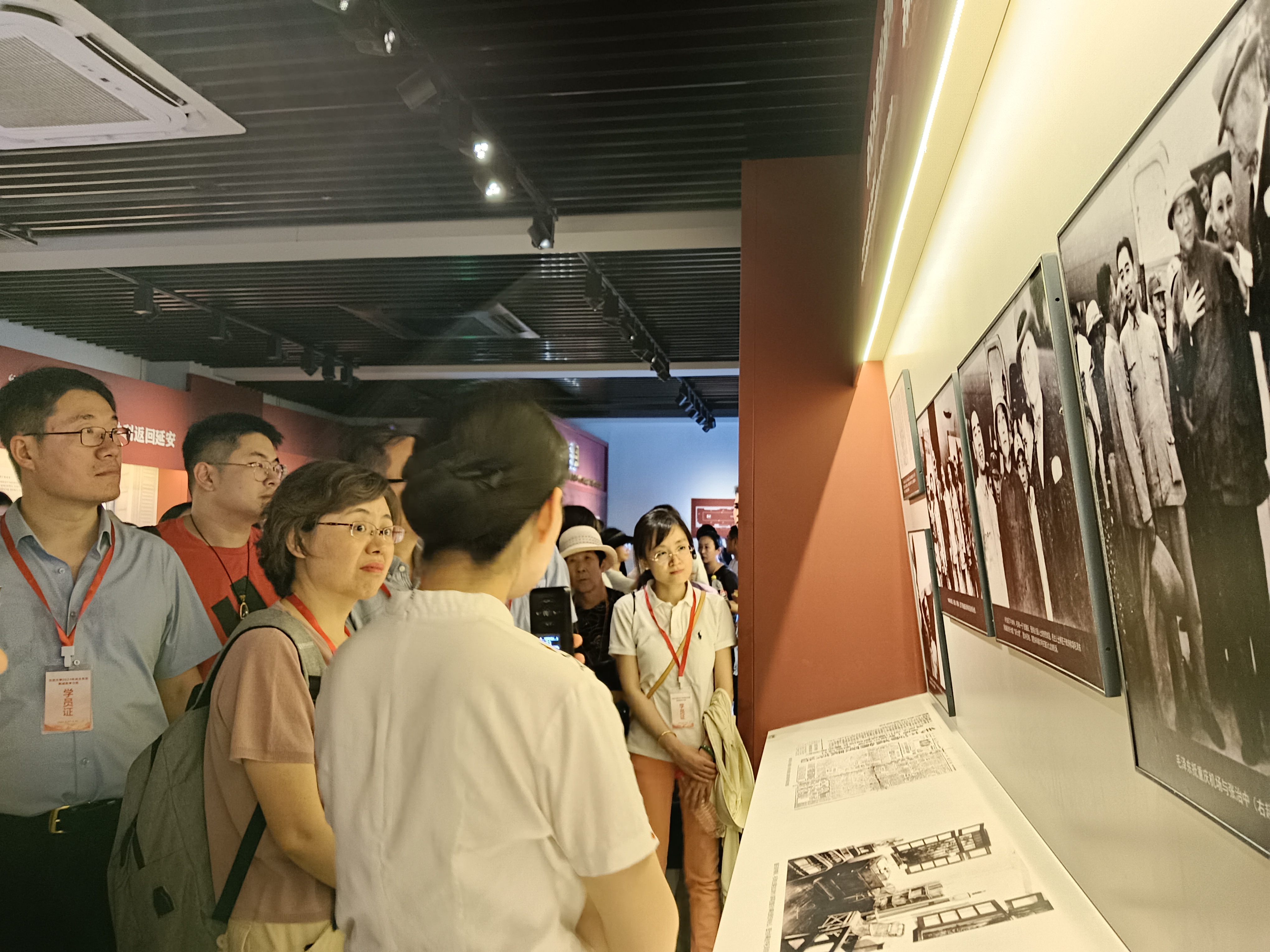 参观桂园.jpg