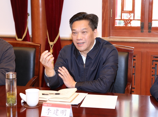 C:\Users\WangYan\Desktop\0E2A9783_副本.jpg