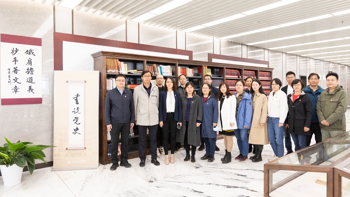 c6ad23ce0f2a42019da5051dcb89552c.jpg feng.jpg