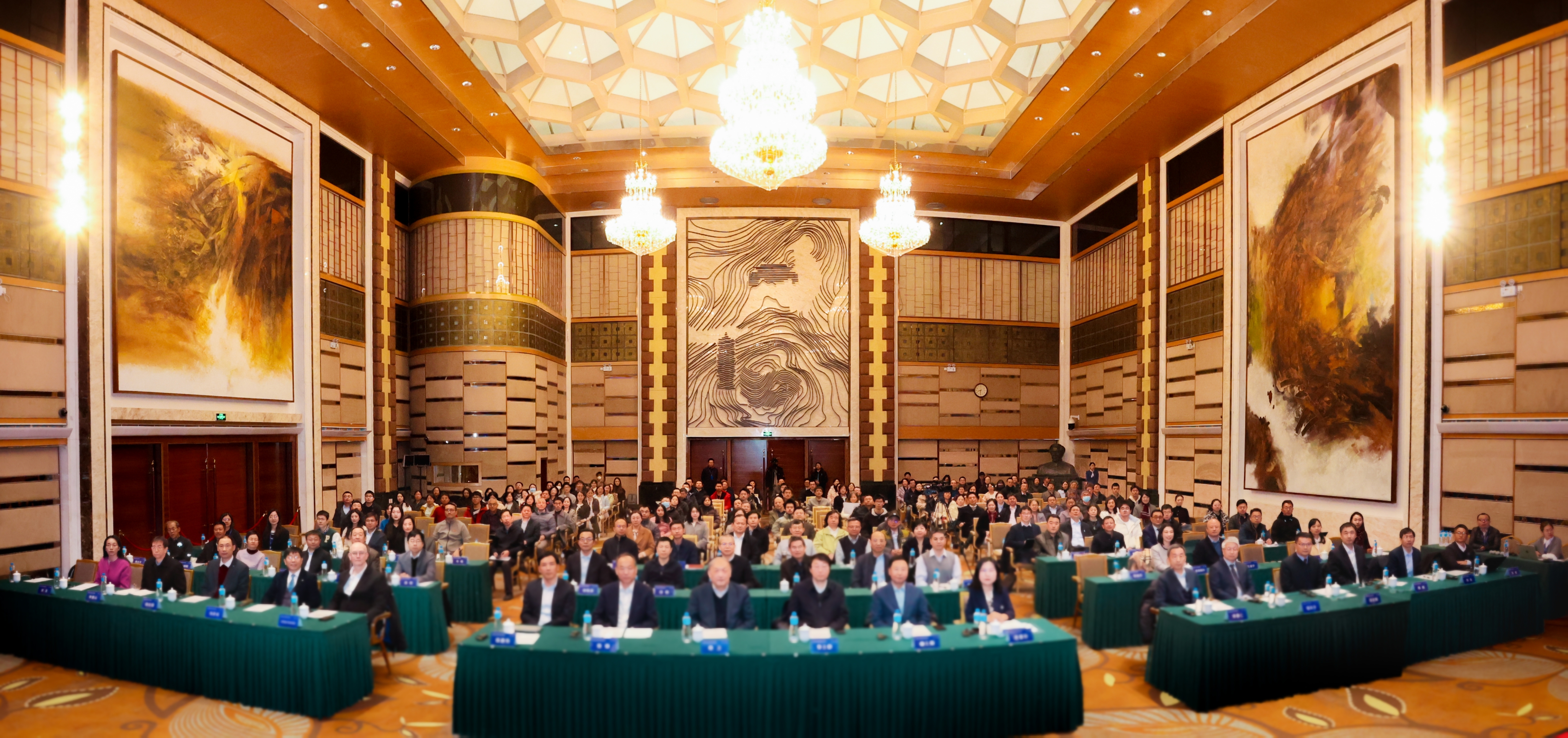 02 会议合影.jpg 02 会议合影.jpg