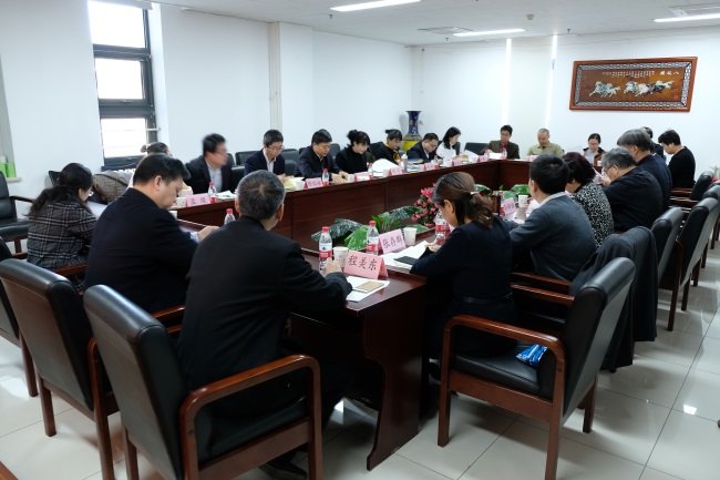 E:\程美东 文稿\北大马克思主义学院 工作\教育部教材基地 材料\20190315教材基地会议照片\20190315教材基地会议照片\DSCF0455.JPG