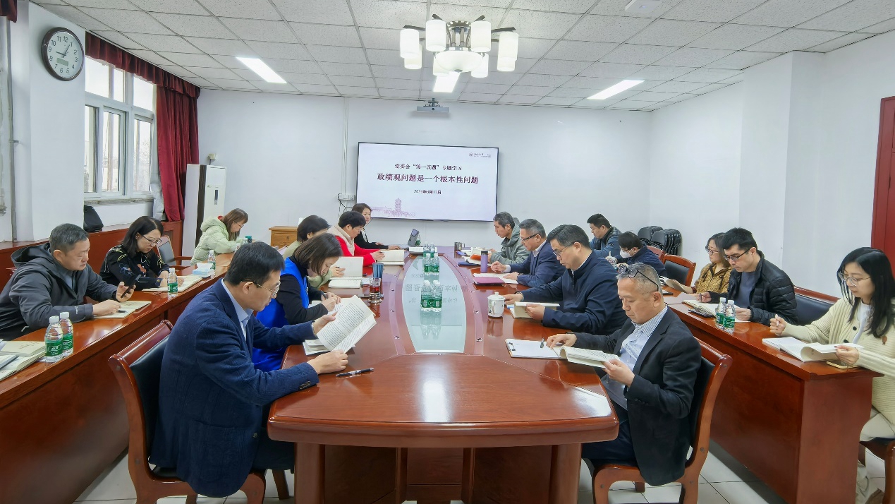 9edd83bb2b4f4d84baea658a48331a90.jpg feng.jpg